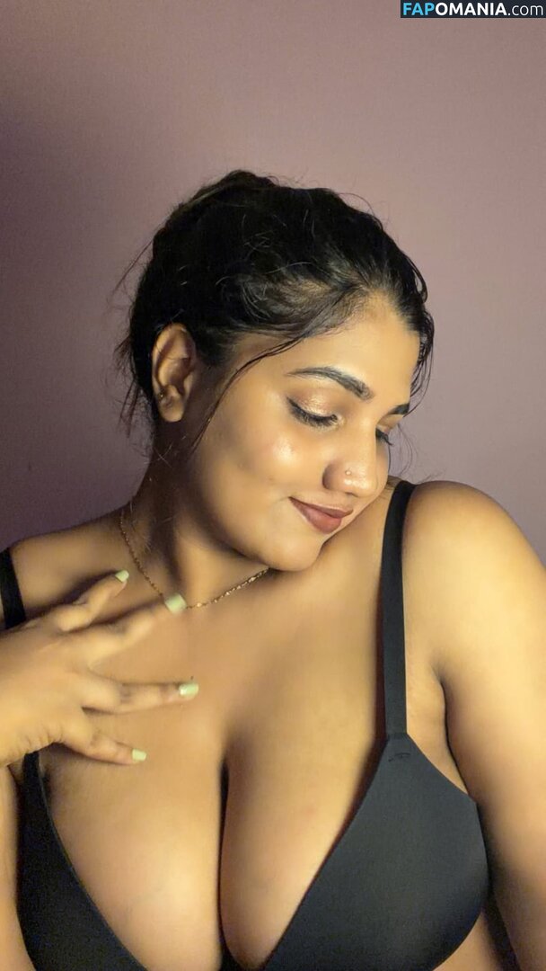 Saranya Santhosh / https: Обнажённый OnlyFans  Утёкшее фото #1
