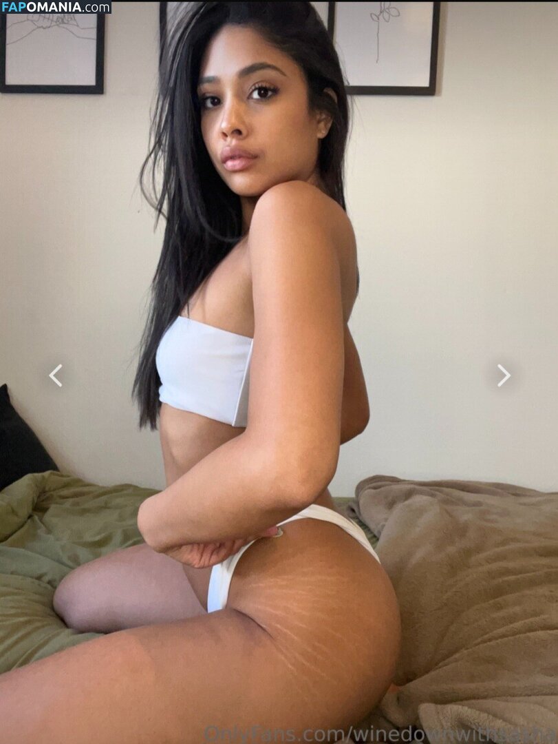 Sasha The Sommelier / _sashafrancesca / winedownwithsasha Обнажённый OnlyFans  Утёкшее фото #1