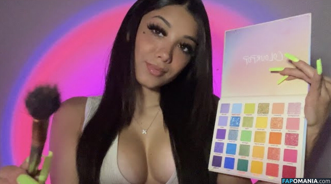 SassySounds ASMR / SassysoundsASMR / sassyselenaaaa / selenaaasasmr Обнажённый OnlyFans  Утёкшее фото #4