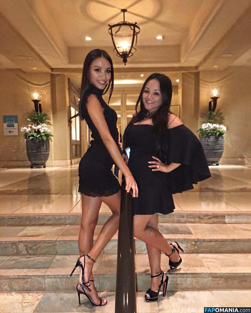 Savannah Gankiewicz / https: / savannah_marai / savannahmarai Обнажённый OnlyFans  Утёкшее фото #6