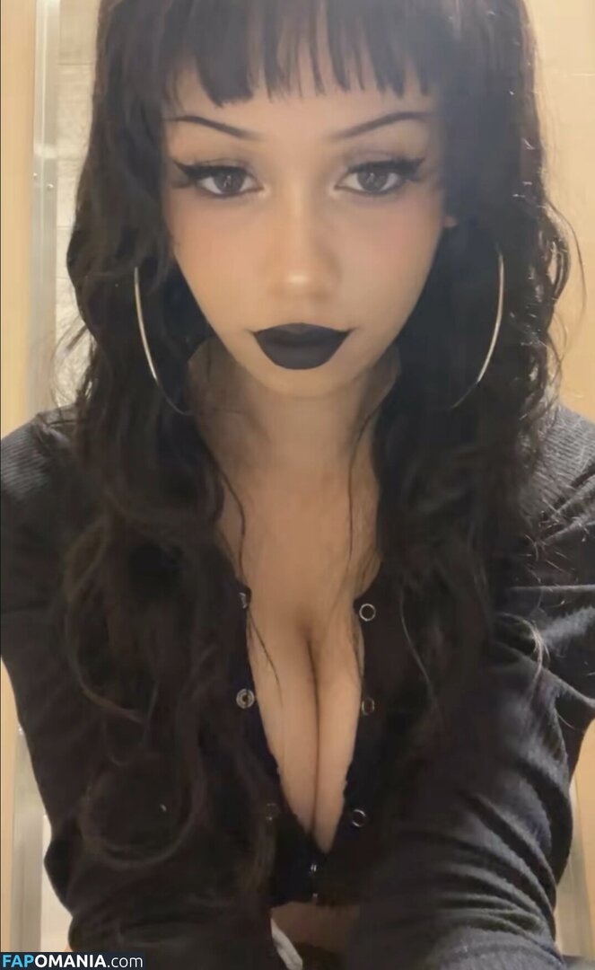 Scarlett Moon / https: / moonieseditz Обнажённый OnlyFans  Утёкшее фото #1