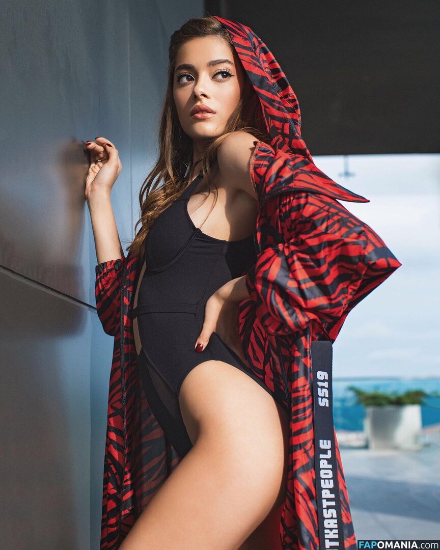 Simay Barlas Обнажённый OnlyFans  Утёкшее фото #3