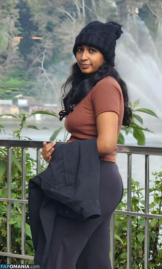 sneetha / sneetha poori Обнажённый OnlyFans  Утёкшее фото #1