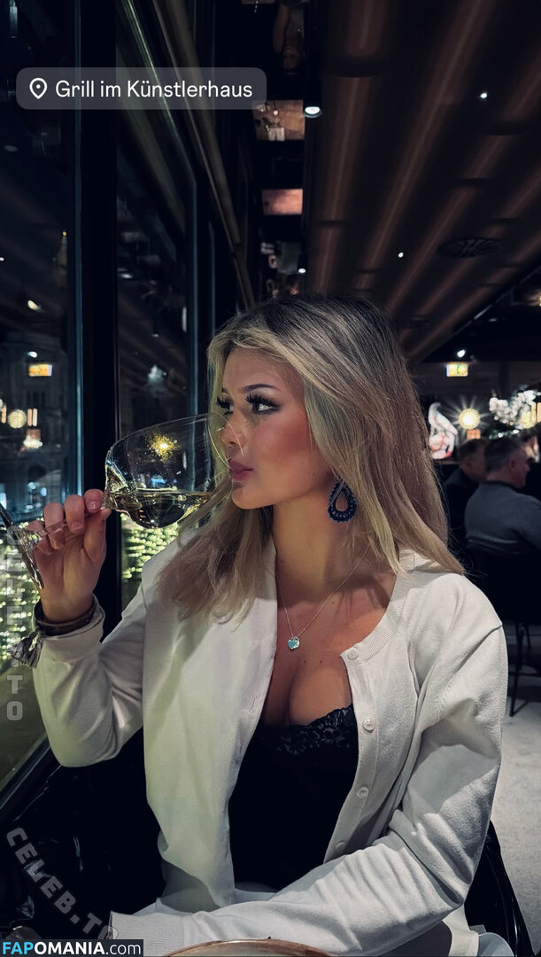 Sofia Stark / iamsofiastark Обнажённый OnlyFans  Утёкшее фото #1