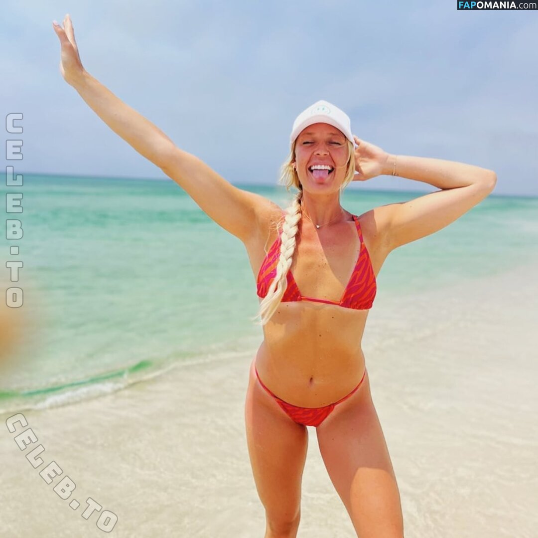 Sophie Cunningham / https: / sophaller / sophie_cham / sophiecham Обнажённый OnlyFans  Утёкшее фото #15