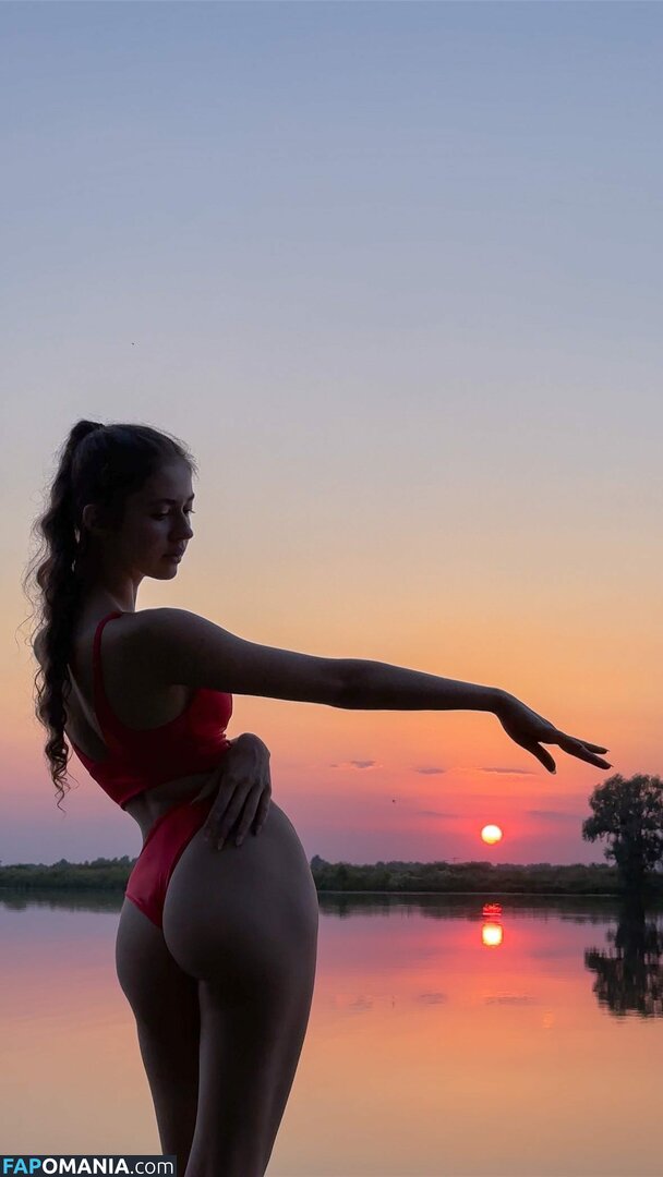 Derwald / Stefania Deriabina / st.efania4105 / xostefania Обнажённый OnlyFans  Утёкшее фото #162