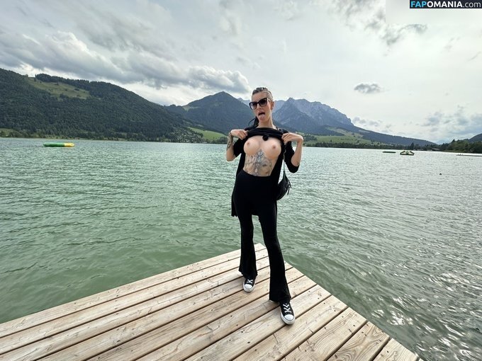 Stella von Monroe / stellavonmonroe Обнажённый OnlyFans  Утёкшее фото #7