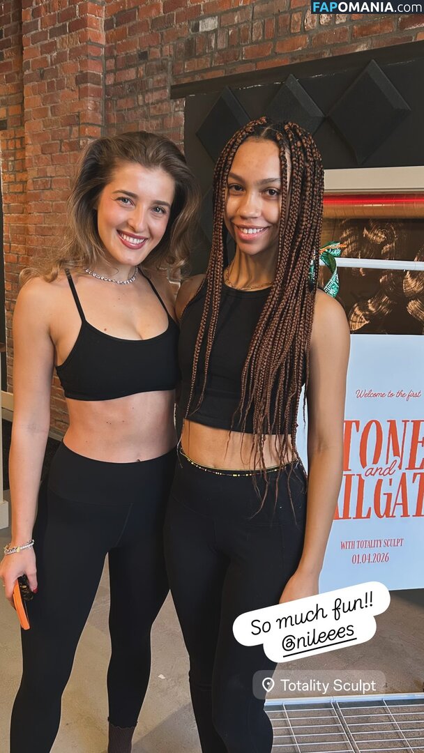 Stephanie Niles / https: / nileees Обнажённый OnlyFans  Утёкшее фото #1