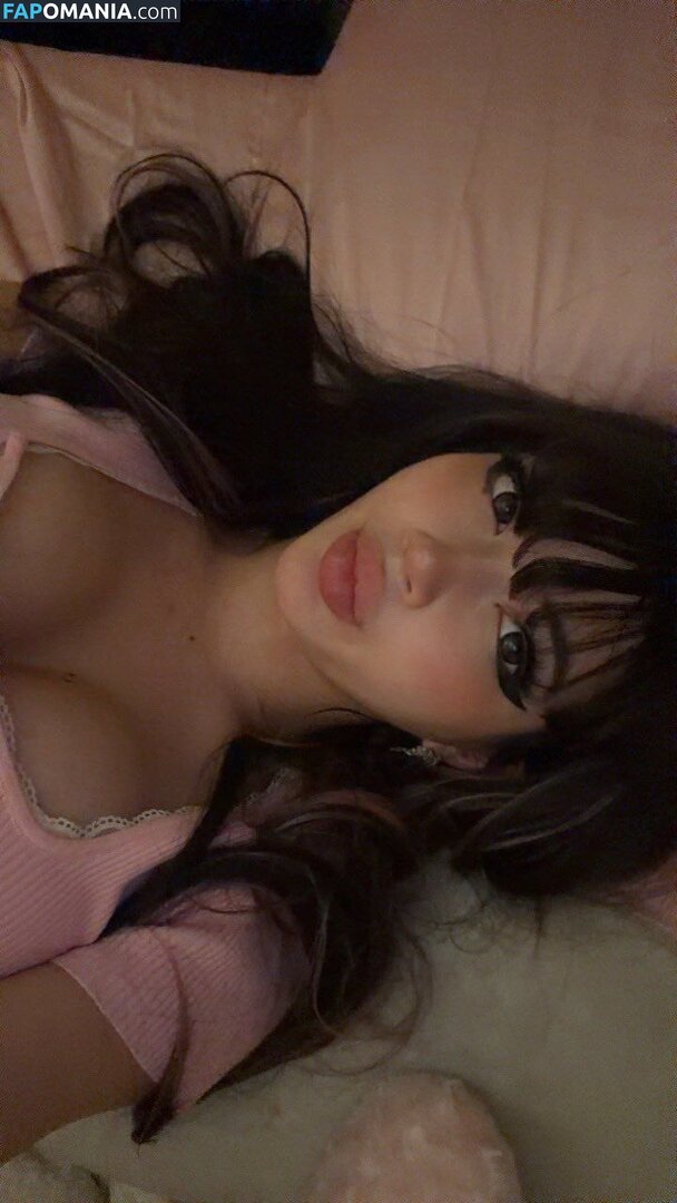 beanluvr13 / strawbari.zz / strawbarie / strawbarizz Обнажённый OnlyFans  Утёкшее фото #2