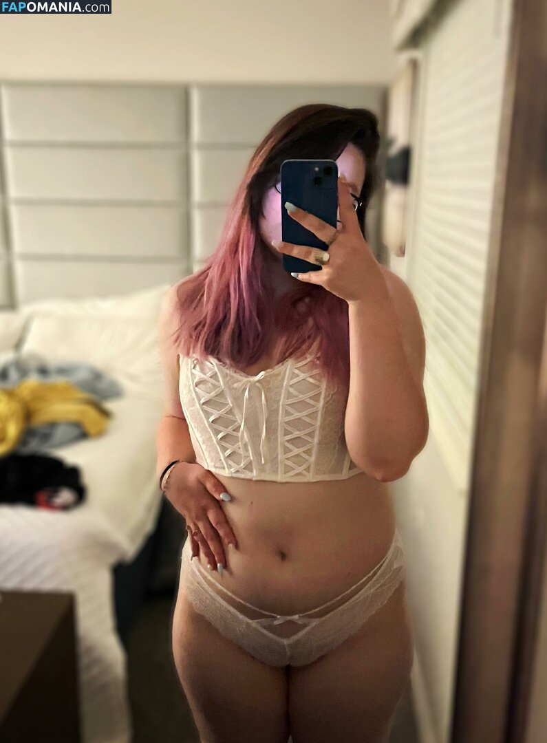 Strawbre / _strawbre_ / spicy_strawbre / straw.bre Обнажённый OnlyFans  Утёкшее фото #1