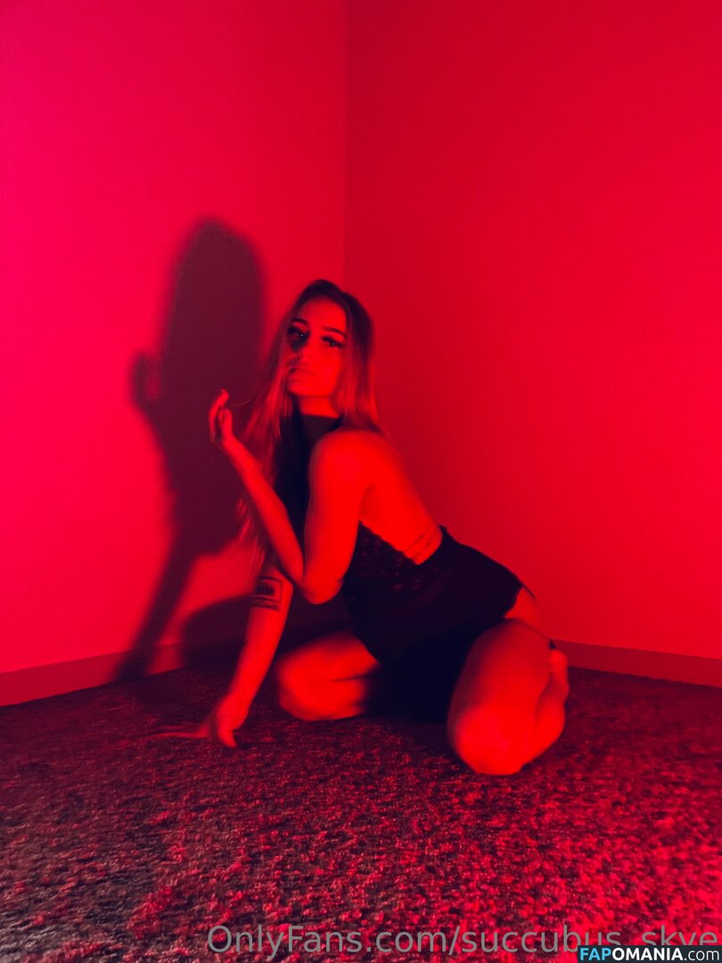 Iheartharlss / Succubus_skye / https: / susbaby1 Обнажённый OnlyFans  Утёкшее фото #1