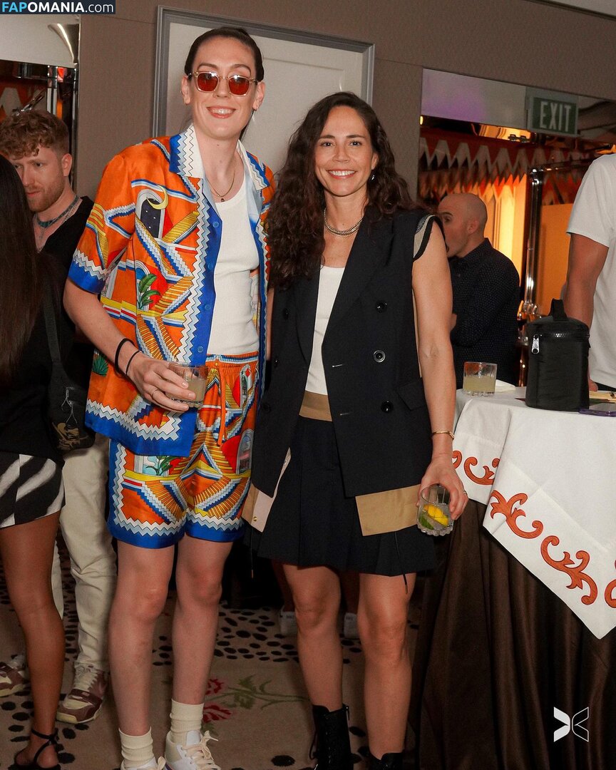 Sue Bird / WNBA Player / https: / s10bird / sbird10 Обнажённый OnlyFans  Утёкшее фото #14