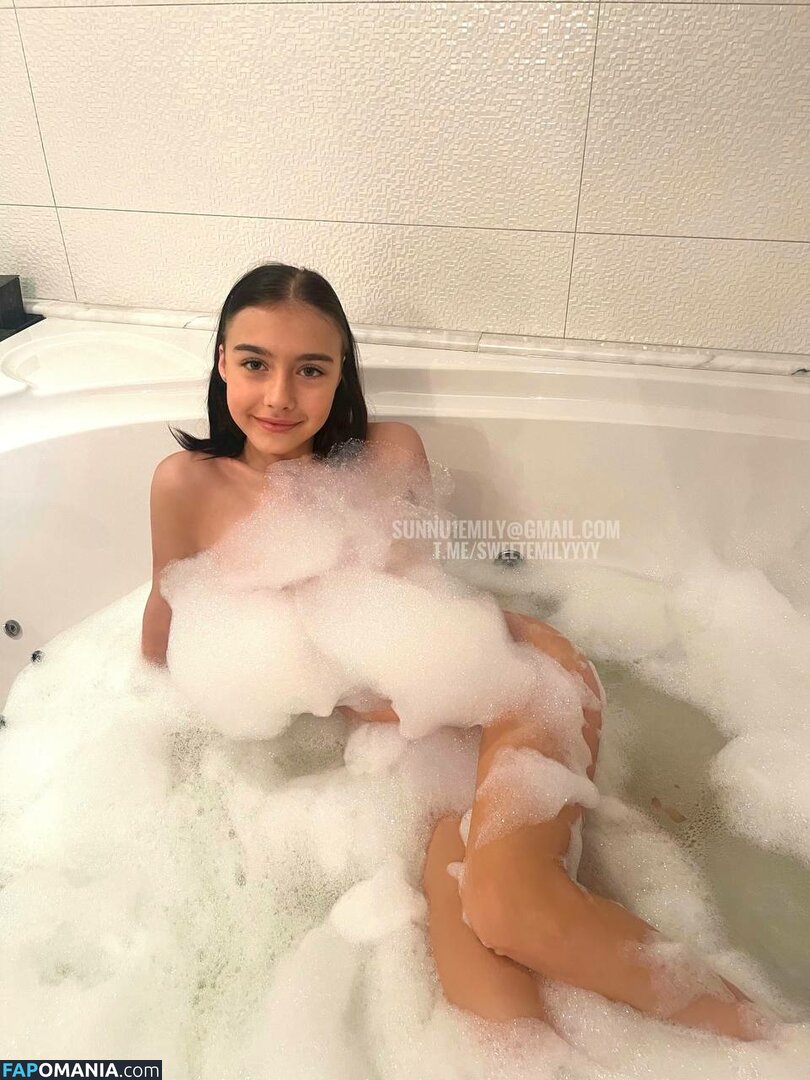 Sunny Emilly / Sunny Emy / SweetEmilyyyy / kylie.little.toes / sunny.emily.backup Обнажённый OnlyFans  Утёкшее фото #11