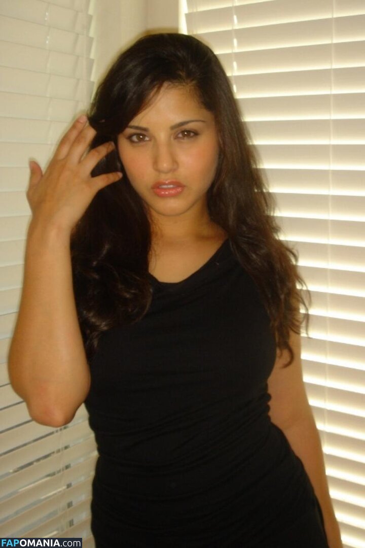 Sunny Leone / https: / sunnyleone Обнажённый OnlyFans  Утёкшее фото #8