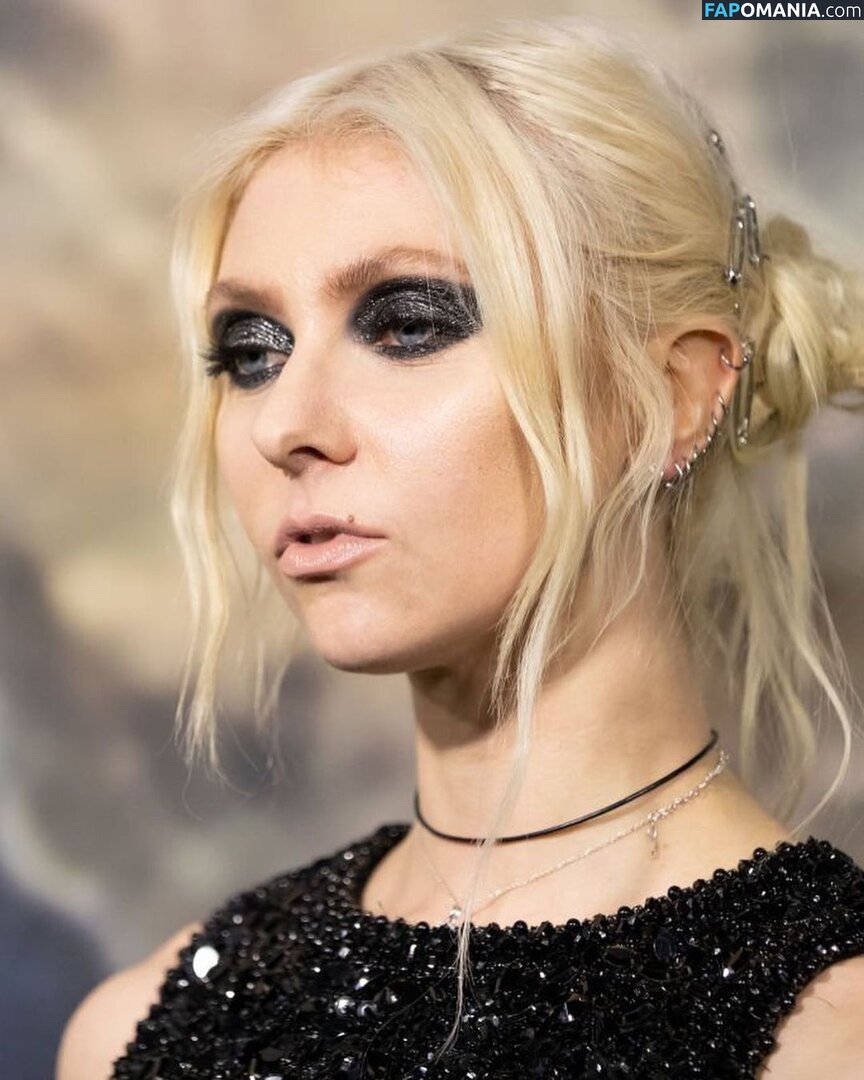 Taylor Momsen / aryelsoul / taylormomsen Обнажённый OnlyFans  Утёкшее фото #707