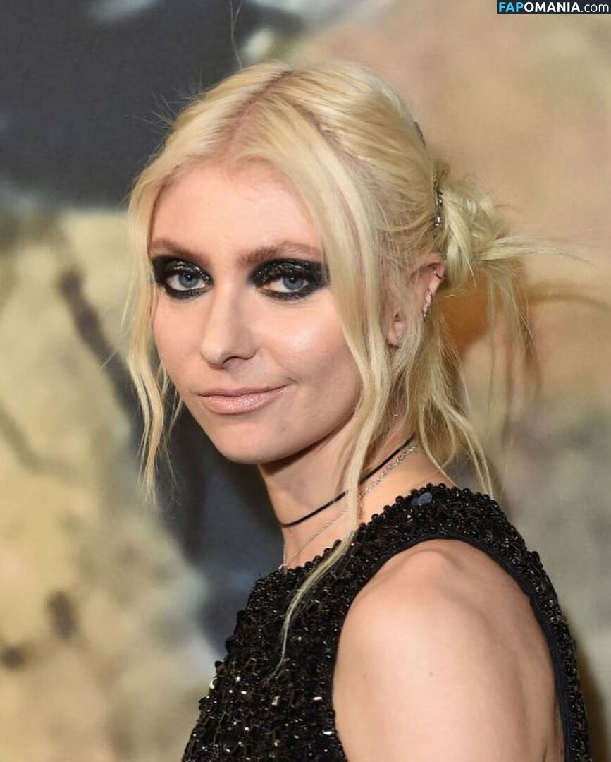 Taylor Momsen / aryelsoul / taylormomsen Обнажённый OnlyFans  Утёкшее фото #710