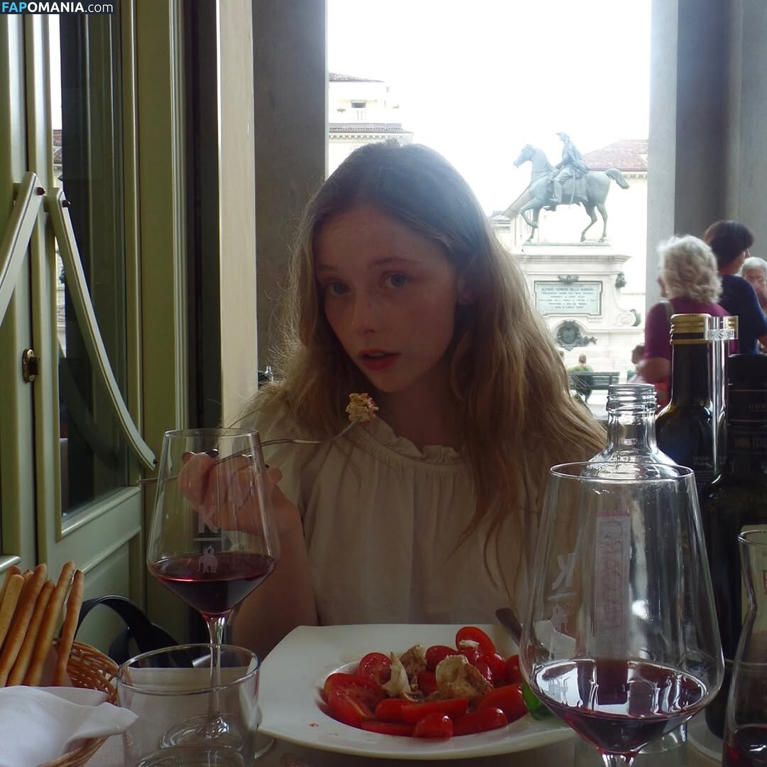 SuzieSon / charlieisomething / mymotherfvckedmickjagger / thestrawberrybutcher Обнажённый OnlyFans  Утёкшее фото #15