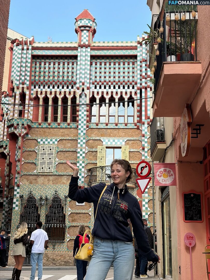 Thomasin Mckenzie / mackzjoness / thomasin.mckenzie Обнажённый OnlyFans  Утёкшее фото #35