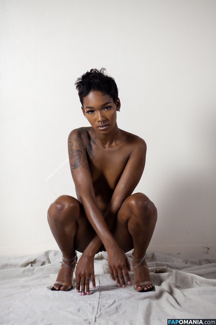 TheRealTiaReid / Tia Reid / corpsdedieu / https: / officialtiareid Обнажённый OnlyFans  Утёкшее фото #14
