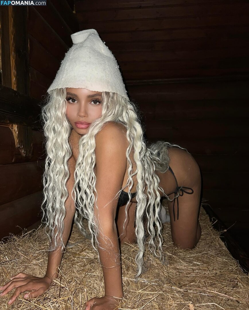 Tosyandra / victoriaonofomi Обнажённый OnlyFans  Утёкшее фото #3