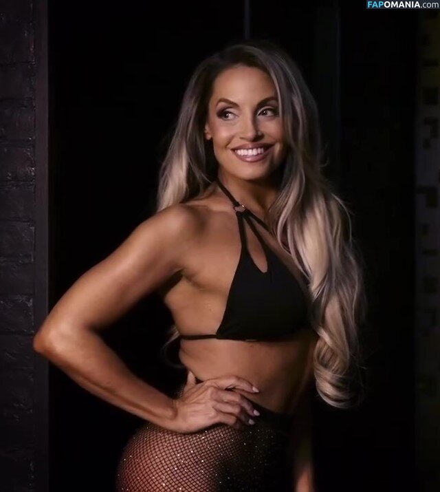 Trish Stratus / https: / trishstratus / trishstratuscom Обнажённый OnlyFans  Утёкшее фото #1479