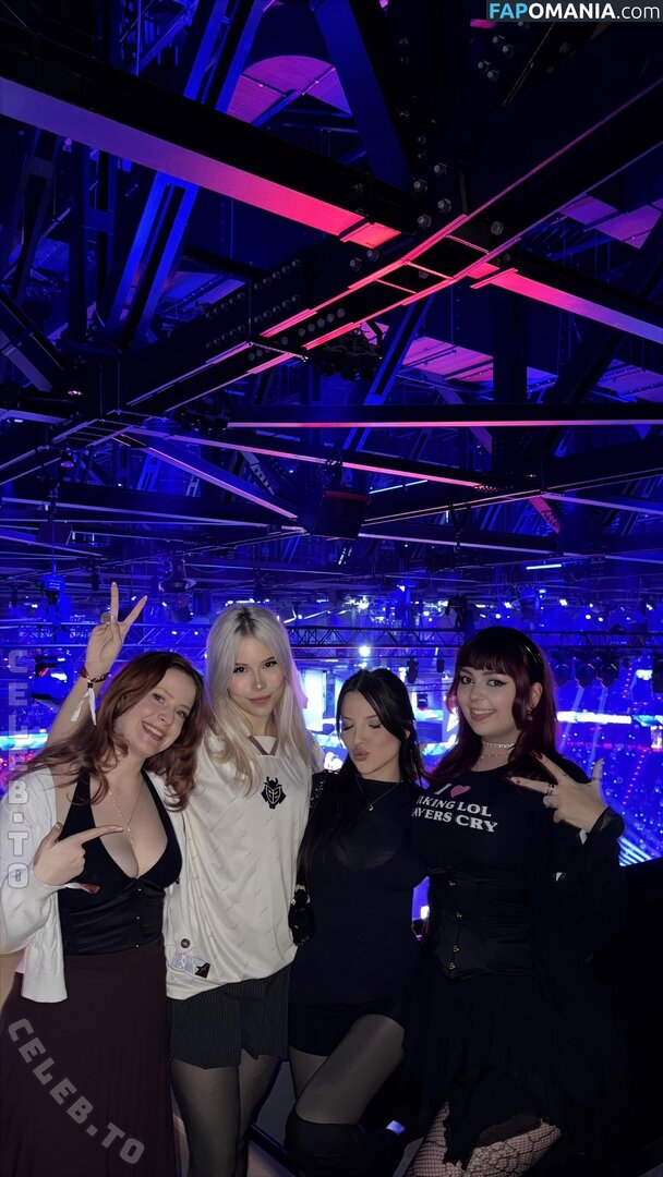 Twostonelol / https: Обнажённый OnlyFans  Утёкшее фото #1