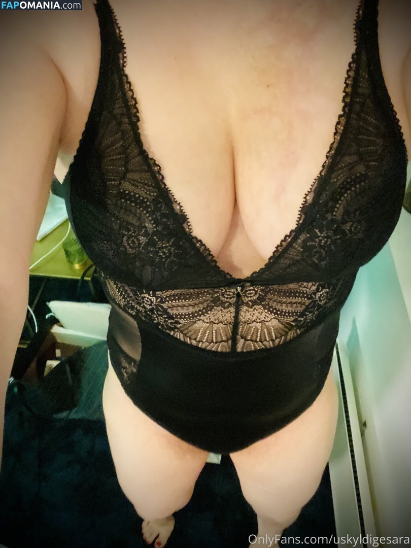 __u_s_e_l_e_s_s__ / uskyldigesara Обнажённый OnlyFans  Утёкшее фото #10