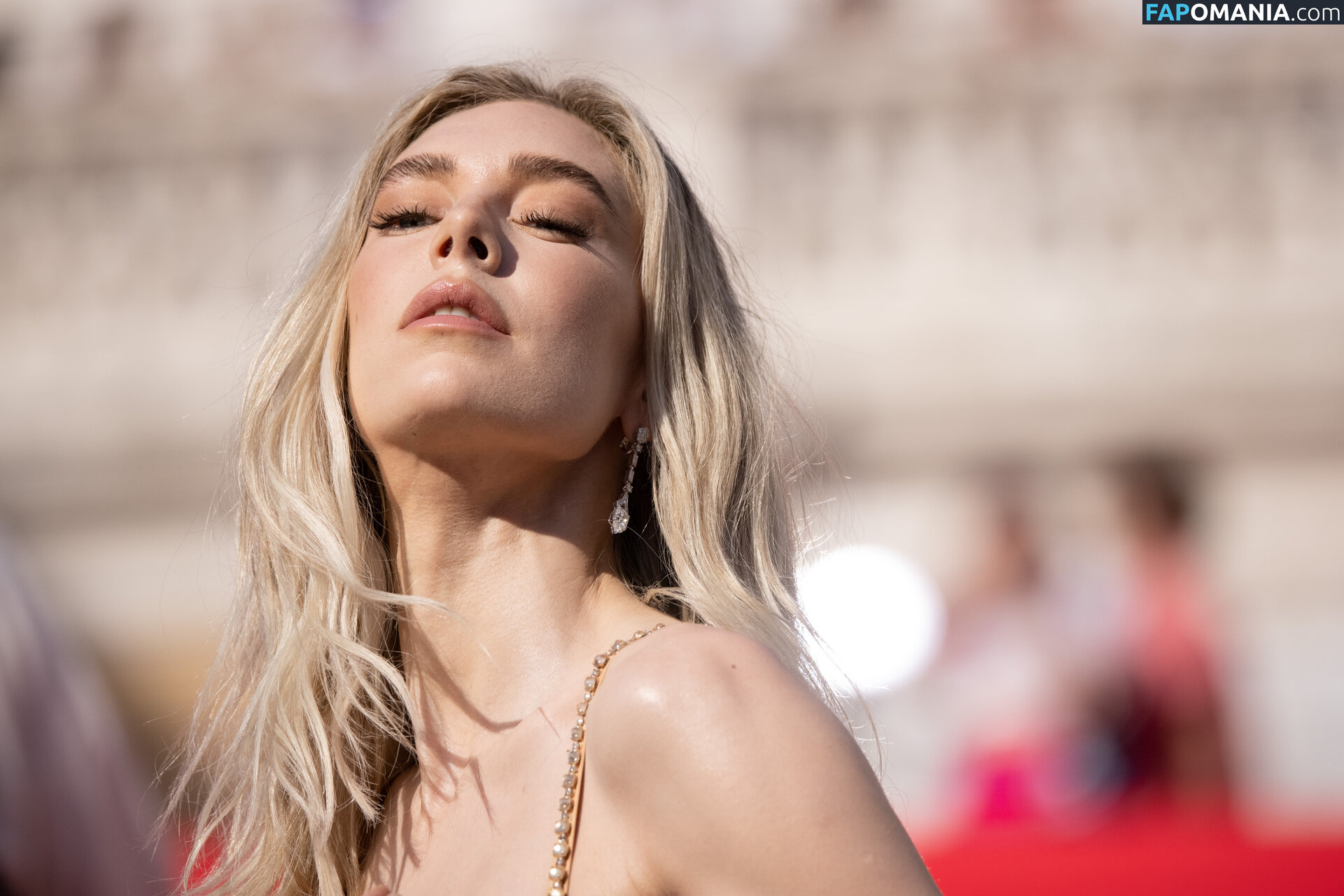 Vanessa Kirby / vanessa__kirby / vanessakirby Обнажённый OnlyFans  Утёкшее фото #1