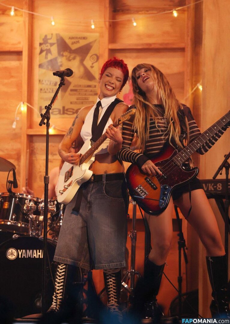 Maneskin bassist / Victoria De Angelis / vicdeangelis Обнажённый OnlyFans  Утёкшее фото #1076