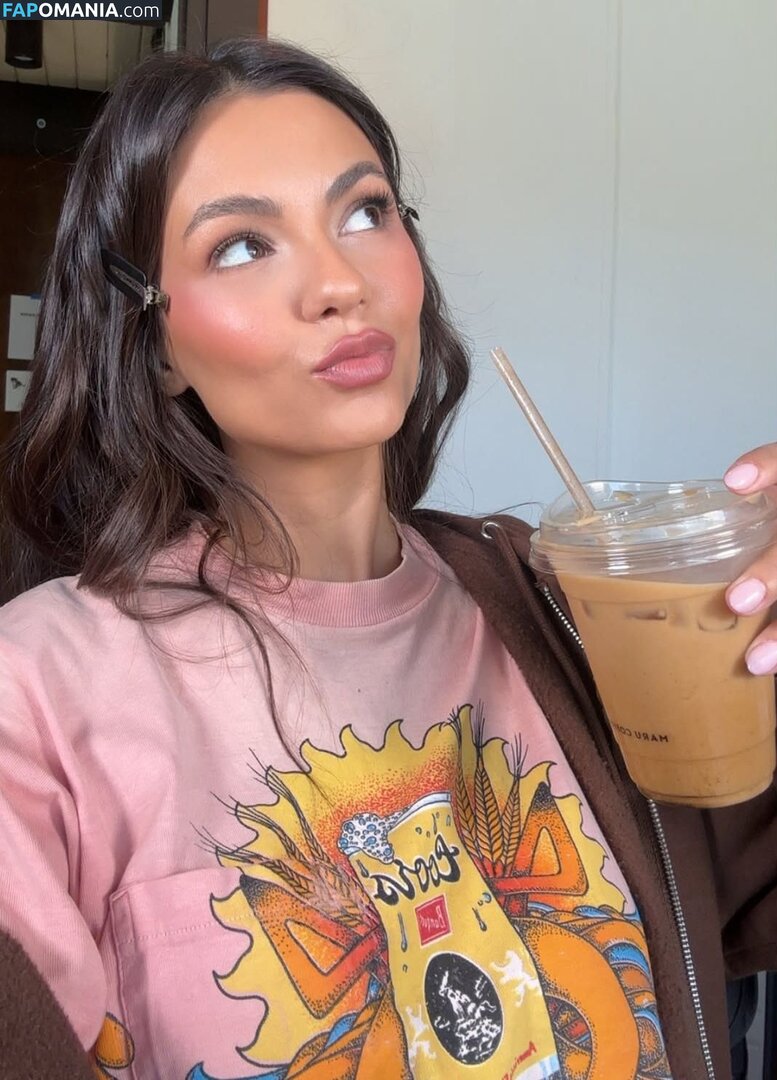 Victoria Justice / https: / victoriajustice Обнажённый OnlyFans  Утёкшее фото #40