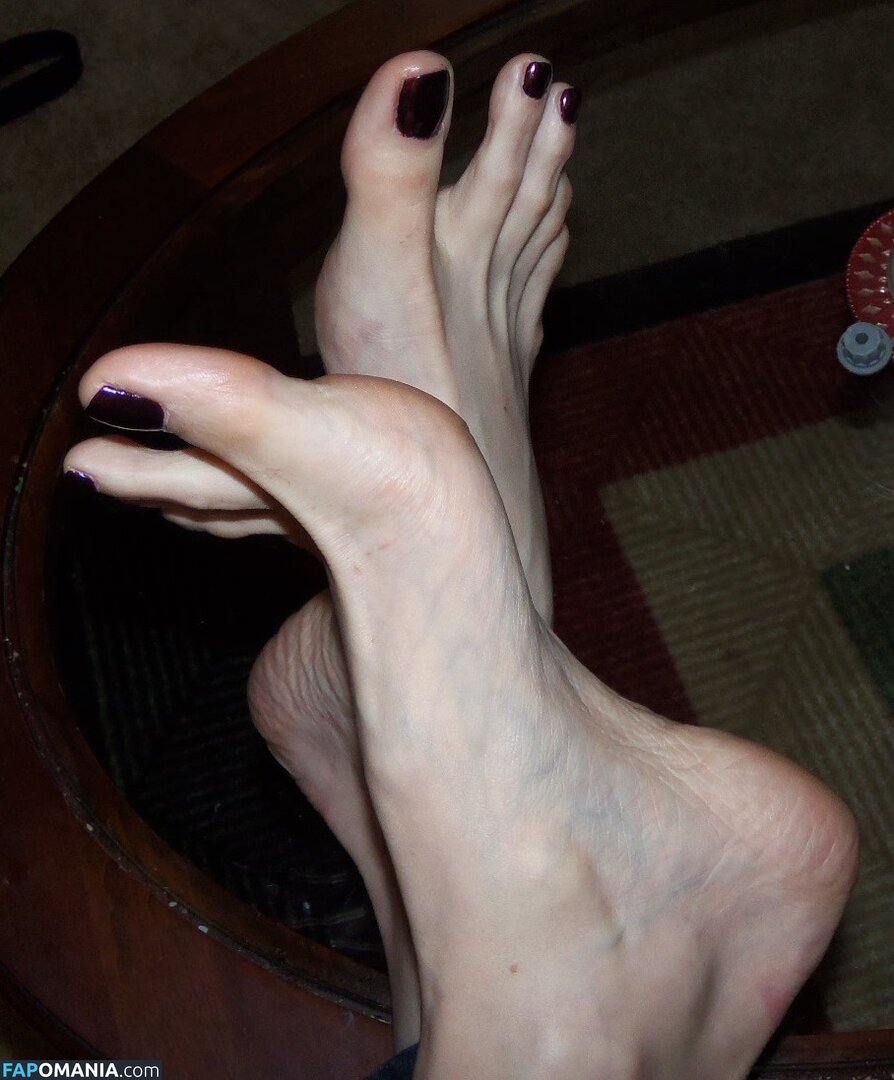 Violet's Toes (Violet's Perfect Feet Обнажённый OnlyFans  Утёкшее фото #8