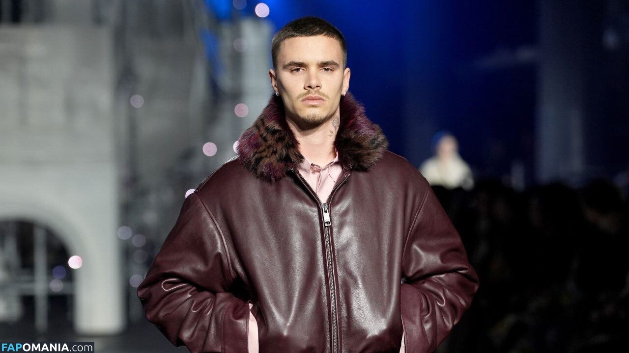 violetplustommy Обнажённый OnlyFans  Утёкшее фото #2