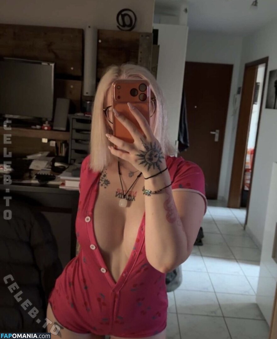 vivian_wydt / vivianwoywodt Обнажённый OnlyFans  Утёкшее фото #1
