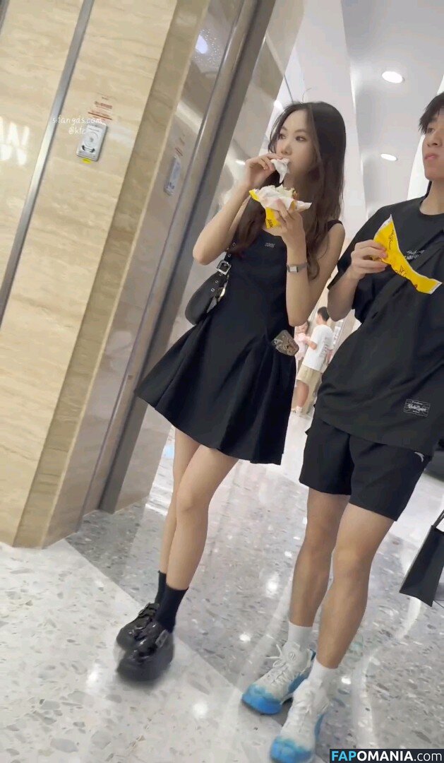 Voyeur Asian Pissing Toilet &Amp; Upskirts Only / girlspissin / https: Обнажённый OnlyFans  Утёкшее фото #7