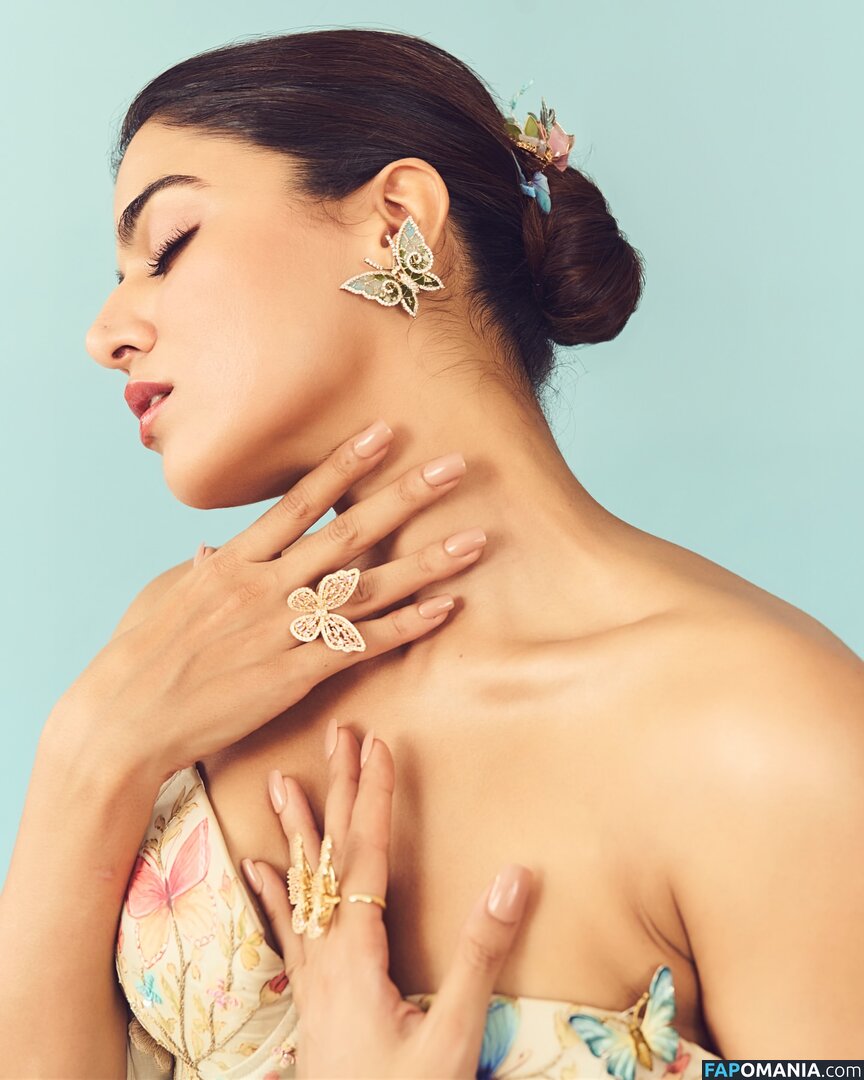 Wamiqa Gabbi / wamiqagabbi Обнажённый OnlyFans  Утёкшее фото #6