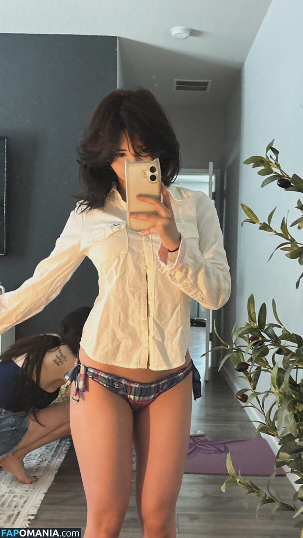 Yukiifoxx / Zelly Обнажённый OnlyFans  Утёкшее фото #1