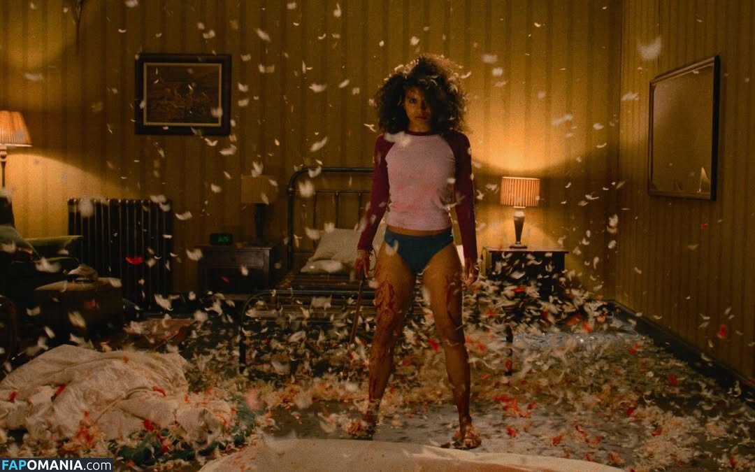 Zazie Beetz / zaziebeetz Обнажённый OnlyFans  Утёкшее фото #1