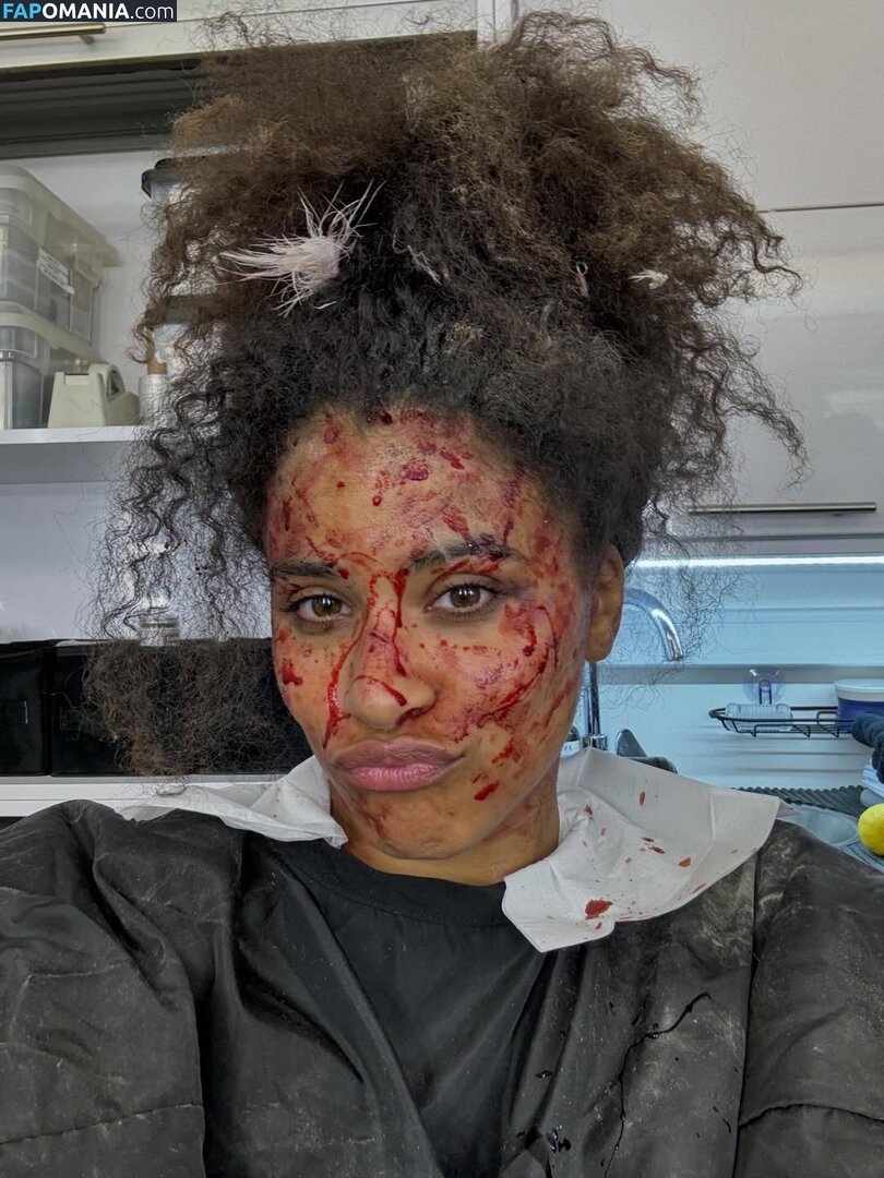 Zazie Beetz / zaziebeetz Обнажённый OnlyFans  Утёкшее фото #10