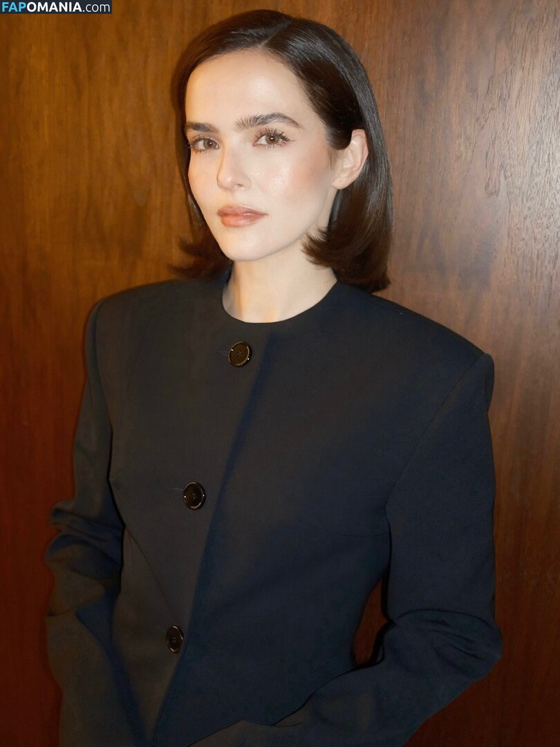 Zoey Deutch / zoeydeutch Обнажённый OnlyFans  Утёкшее фото #351